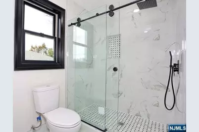 21 E Clinton Avenue, Bergenfield, NJ 07621 - Photo 26