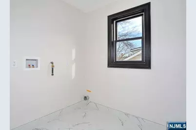 21 E Clinton Avenue, Bergenfield, NJ 07621 - Photo 36