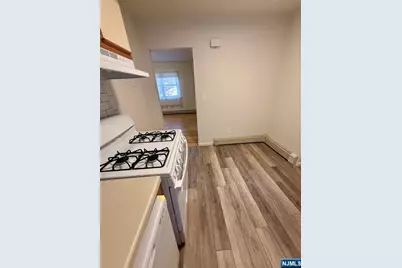 204 C Terhune 204C #204C, Lodi, NJ 07644 - Photo 8