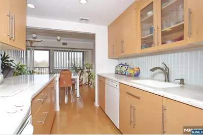 521 Piermont Avenue 403A #403A, River Vale Township, NJ 07675 - Photo 8