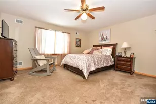 31 Smith St, Waldwick, NJ 07463 - Photo 8