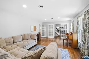 11 Osborne Ct, Mahwah, NJ 07430 - Photo 4