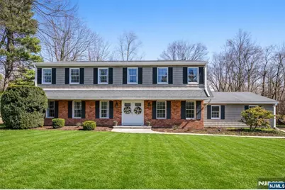 11 Osborne Court, Mahwah, NJ 07430 - Photo 1