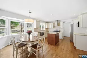 11 Osborne Ct, Mahwah, NJ 07430 - Photo 6