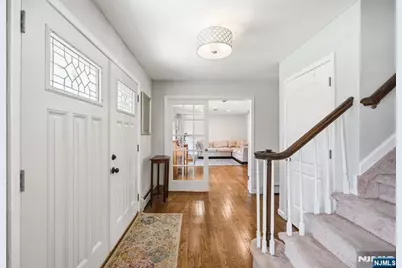 11 Osborne Court, Mahwah, NJ 07430 - Photo 2