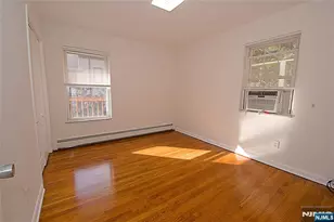 8 Leary Ln 4, Edgewater, NJ 07020 - Photo 14