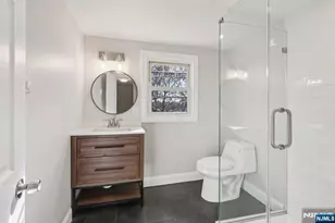 72 Washington Ave, Elmwood Park, NJ 07407 - Photo 18