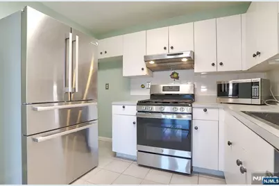 54 Polk P3 #P3, Newark, NJ 07105 - Photo 8