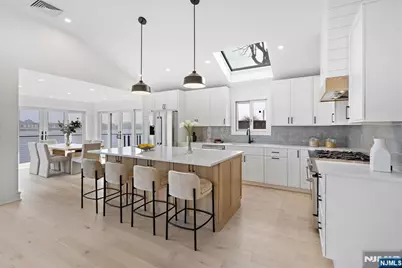 27 Shore Road, Edgewater, NJ 07020 - Photo 4