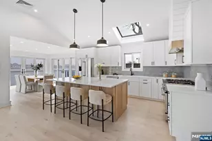 27 Shore Rd, Edgewater, NJ 07020 - Photo 4