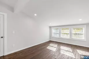 137 Cedar Ave, Hawthorne, NJ 07506 - Photo 16