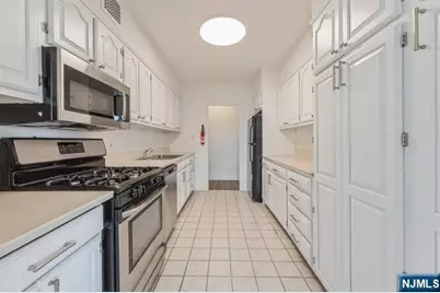 6 Horizon Road 310 #310, Fort Lee, NJ 07024 - Photo 12