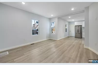 17 Mission Street, Montclair, NJ 07042 - Photo 2