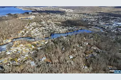 Shady, Wanaque, NJ 07420 - Photo 4