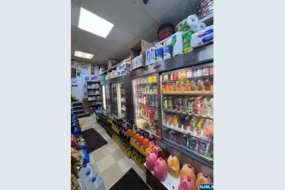 365 10th Avenue, Paterson, NJ 07514 - Photo 12