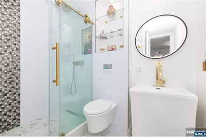 7002 Jfk Blvd E Boulevard 35A #35A, Guttenberg, NJ 07093 - Photo 10