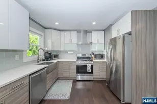 98 Scoles Ave, Clifton, NJ 07012 - Photo 8