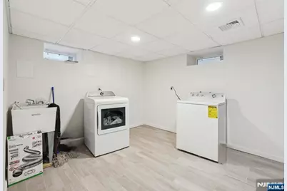 1486 Windsor Road, Teaneck Township, NJ 07666 - Photo 22