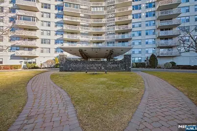 2100 Linwood Avenue 12B #12B, Fort Lee, NJ 07024 - Photo 2