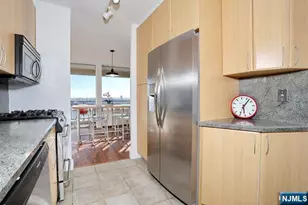 4 Horizon Road 1027, Fort Lee, NJ 07024 - Photo 18