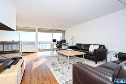 4 Horizon Road 1027 #1027, Fort Lee, NJ 07024 - Photo 6