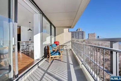 4 Horizon Road 1027 #1027, Fort Lee, NJ 07024 - Photo 2