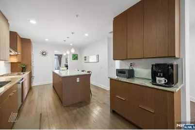 29 Victoria Place, Fort Lee, NJ 07024 - Photo 14