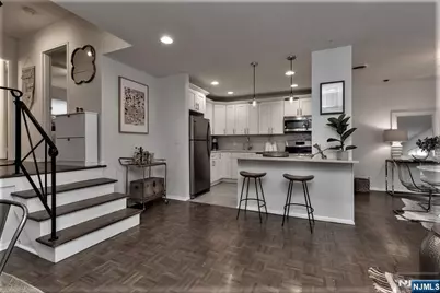 27 Upper Mountain Avenue 1 #1, Montclair, NJ 07042 - Photo 4