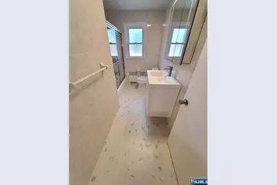 1268 Anderson Avenue 2Fl #2Fl, Fort Lee, NJ 07024 - Photo 10