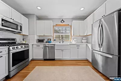 367 Van Winkle Avenue, Hawthorne, NJ 07506 - Photo 14