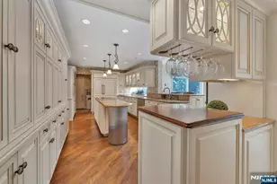 89 Barrett Ln, Wyckoff Township, NJ 07481 - Photo 4