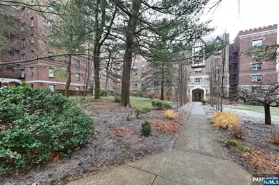 100 Palisade Avenue D12 #D12, Englewood, NJ 07631 - Photo 2