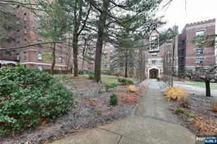 100 Palisade Ave D12, Englewood, NJ 07631 - Photo 2