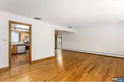 630 Valley Court, Washington Township, NJ 07676 - Photo 4