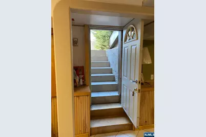 80 Caruth Avenue, Elmwood Park, NJ 07407 - Photo 18