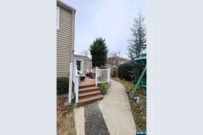 80 Caruth Avenue, Elmwood Park, NJ 07407 - Photo 16