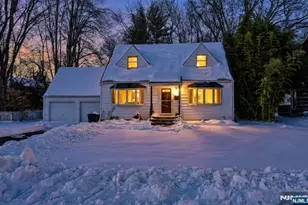 260 W Allendale Ave, Allendale, NJ 07401 - Photo 2