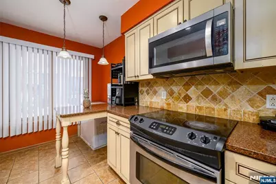 900 Valley Road D010 #D010, Clifton, NJ 07013 - Photo 6