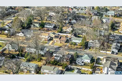 36 Vivyen Street, Bergenfield, NJ 07621 - Photo 32