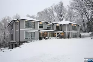 315 Freemans Ln, Franklin Lakes, NJ 07417 - Photo 2