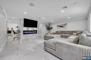 315 Freemans Ln, Franklin Lakes, NJ 07417 - Photo 18