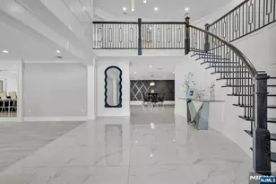 315 Freemans Ln, Franklin Lakes, NJ 07417 - Photo 4