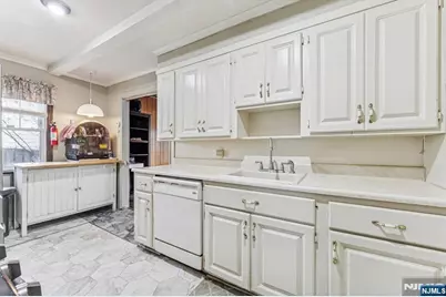 39-02 Taylor Road, Fair Lawn, NJ 07410 - Photo 8