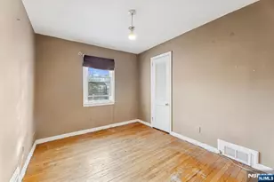 39-02 Taylor Rd, Fair Lawn, NJ 07410 - Photo 14