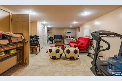 64 Century Road, Paramus, NJ 07652 - Photo 24