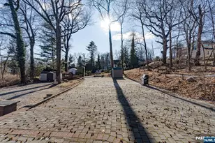 64 Century Rd, Paramus, NJ 07652 - Photo 32