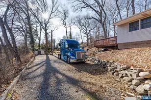 64 Century Rd, Paramus, NJ 07652 - Photo 34