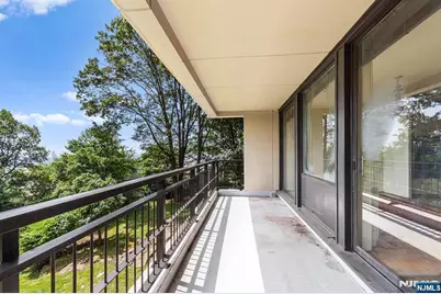 1 Horizon G2 #G2, Fort Lee, NJ 07024 - Photo 18