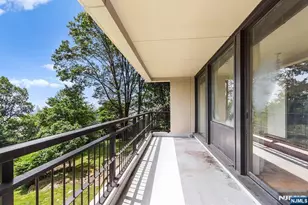 1 Horizon G2, Fort Lee, NJ 07024 - Photo 18