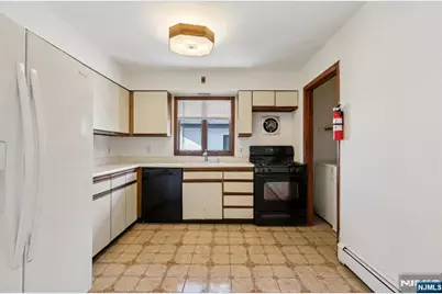 407 Jane Street, Fort Lee, NJ 07024 - Photo 22